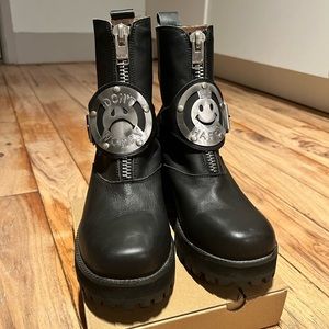UNIF Boots - Don’t Worry Be Happy *Discontinued and rare*